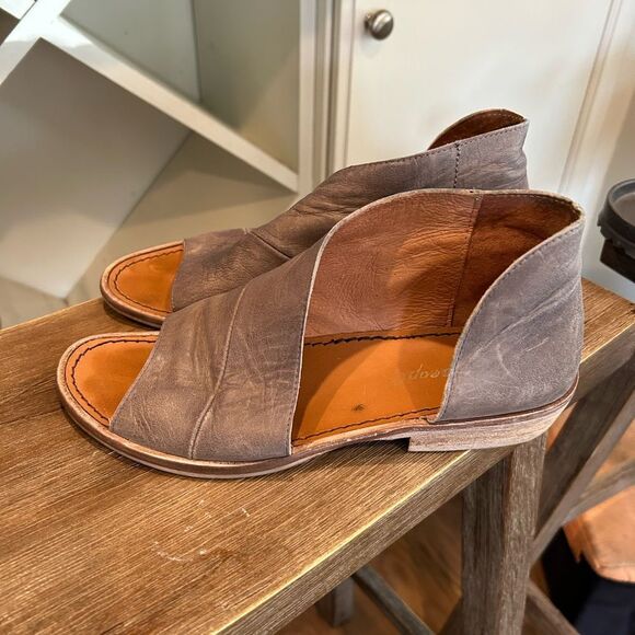 Free People Mont Blanc taupe Leather dark Gray Open Toe Sandals Flats Si… - Picture 2 of 8